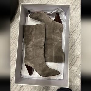 $600 VERONICA BEARD Blondie Slouchy Suede MID Boots TAUPE POINTY CONE 8.5 New